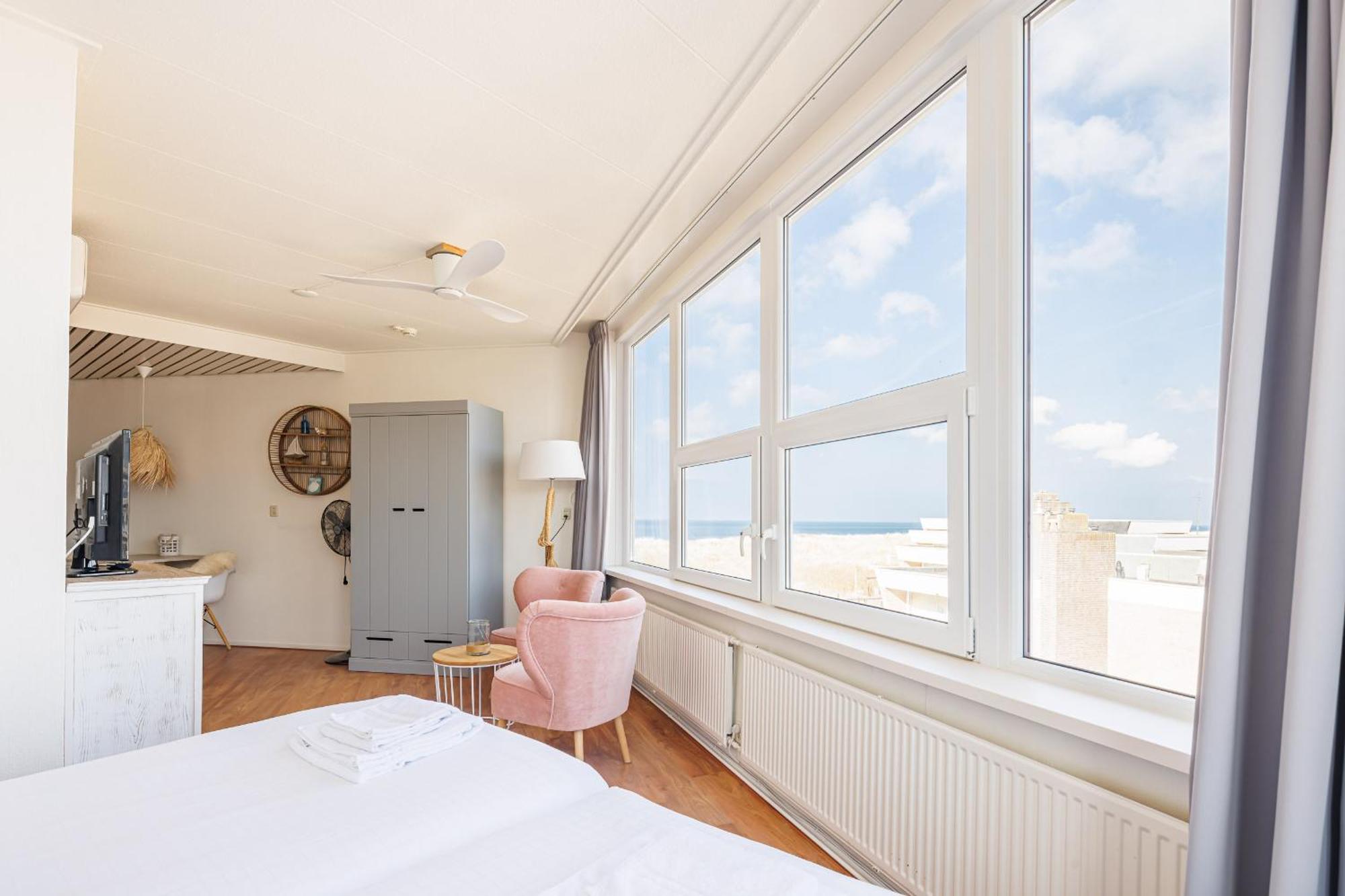Neptunus Appartementen Bergen aan Zee Rum bild