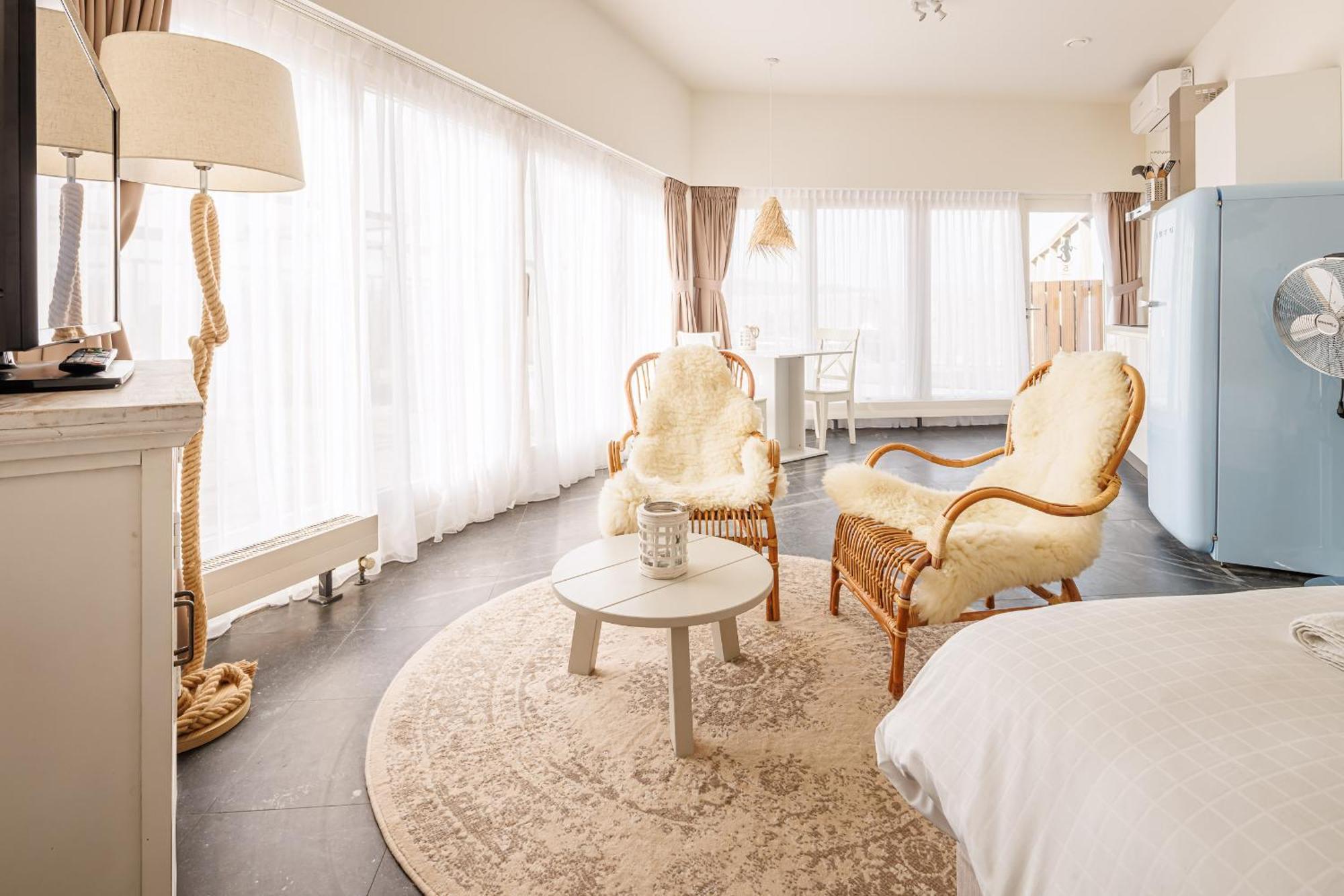 Neptunus Appartementen Bergen aan Zee Rum bild